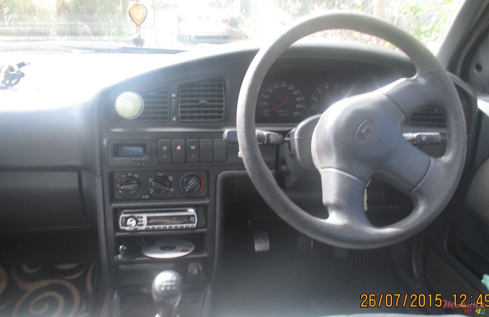 1995' Hyundai Elantra photo #5