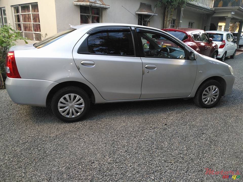 2013' Toyota Etios photo #2