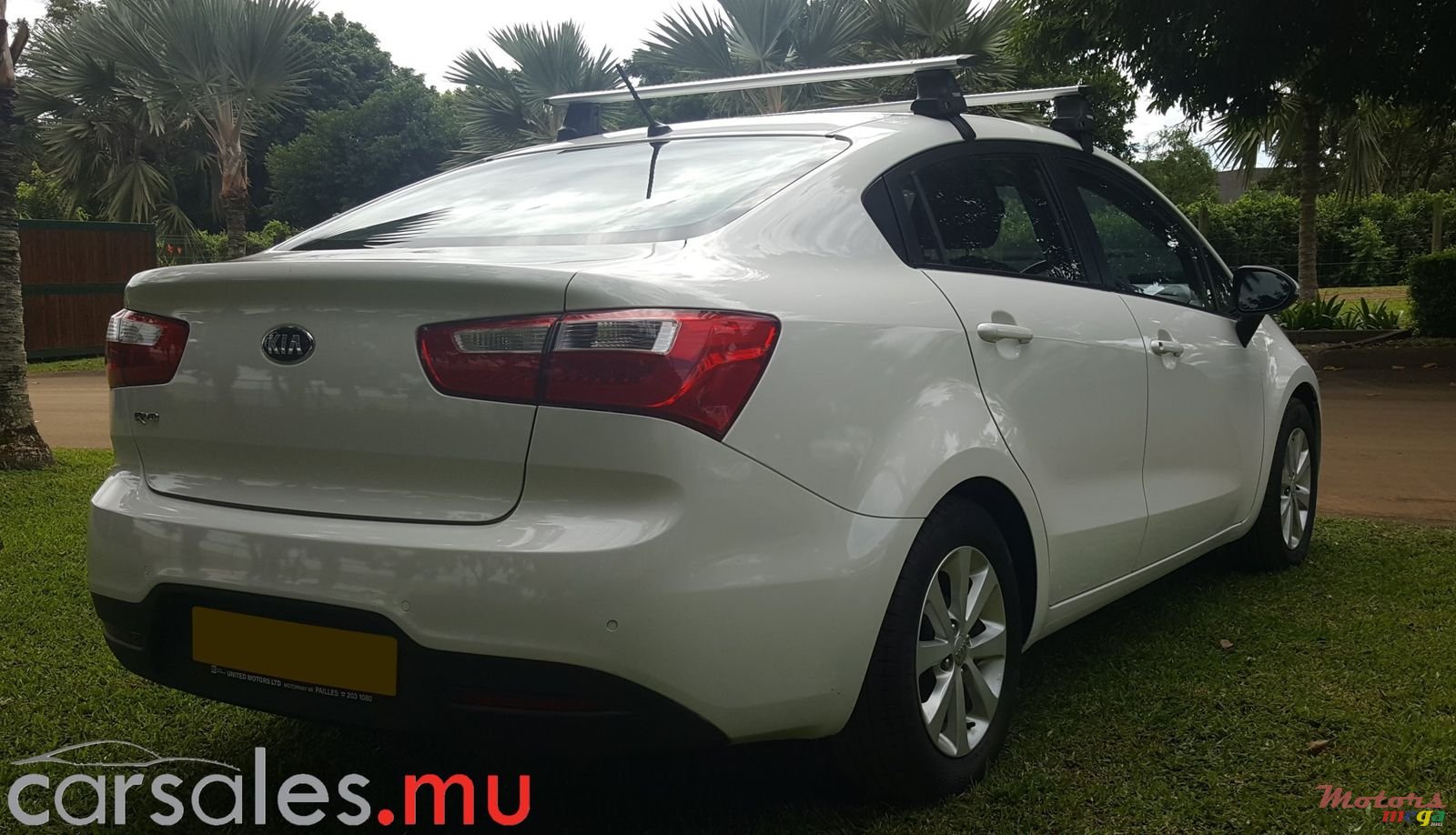 2012' Kia Rio 1.4 Sedan photo #3