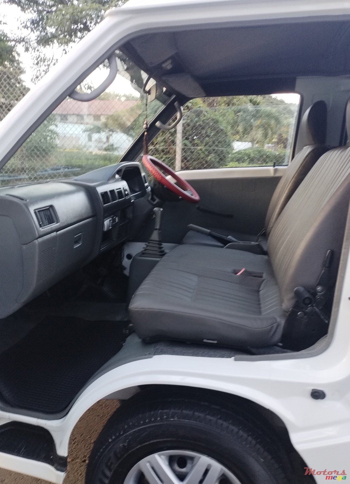 2012' Mitsubishi Delica photo #3