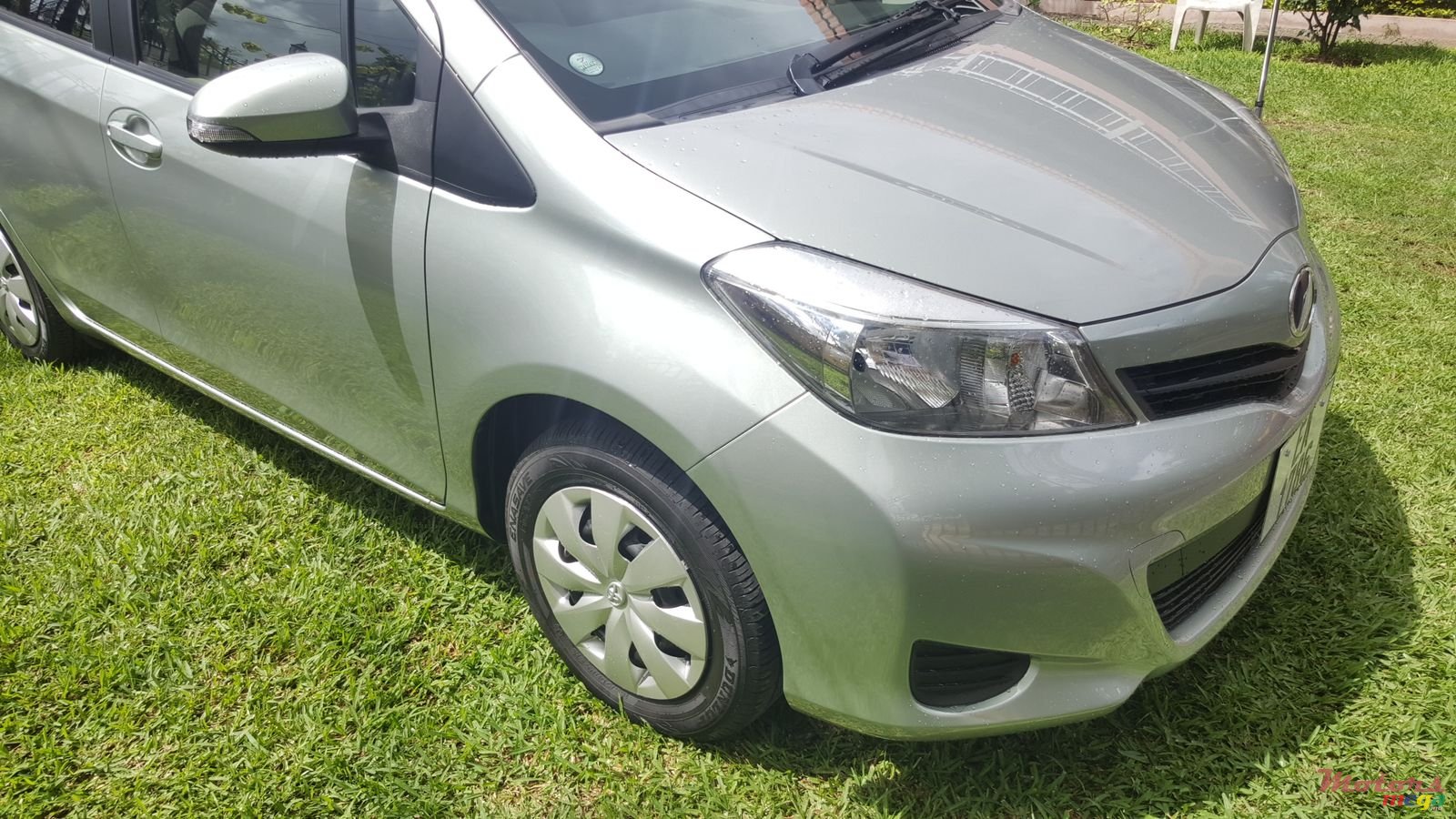 2011' Toyota Vitz photo #1