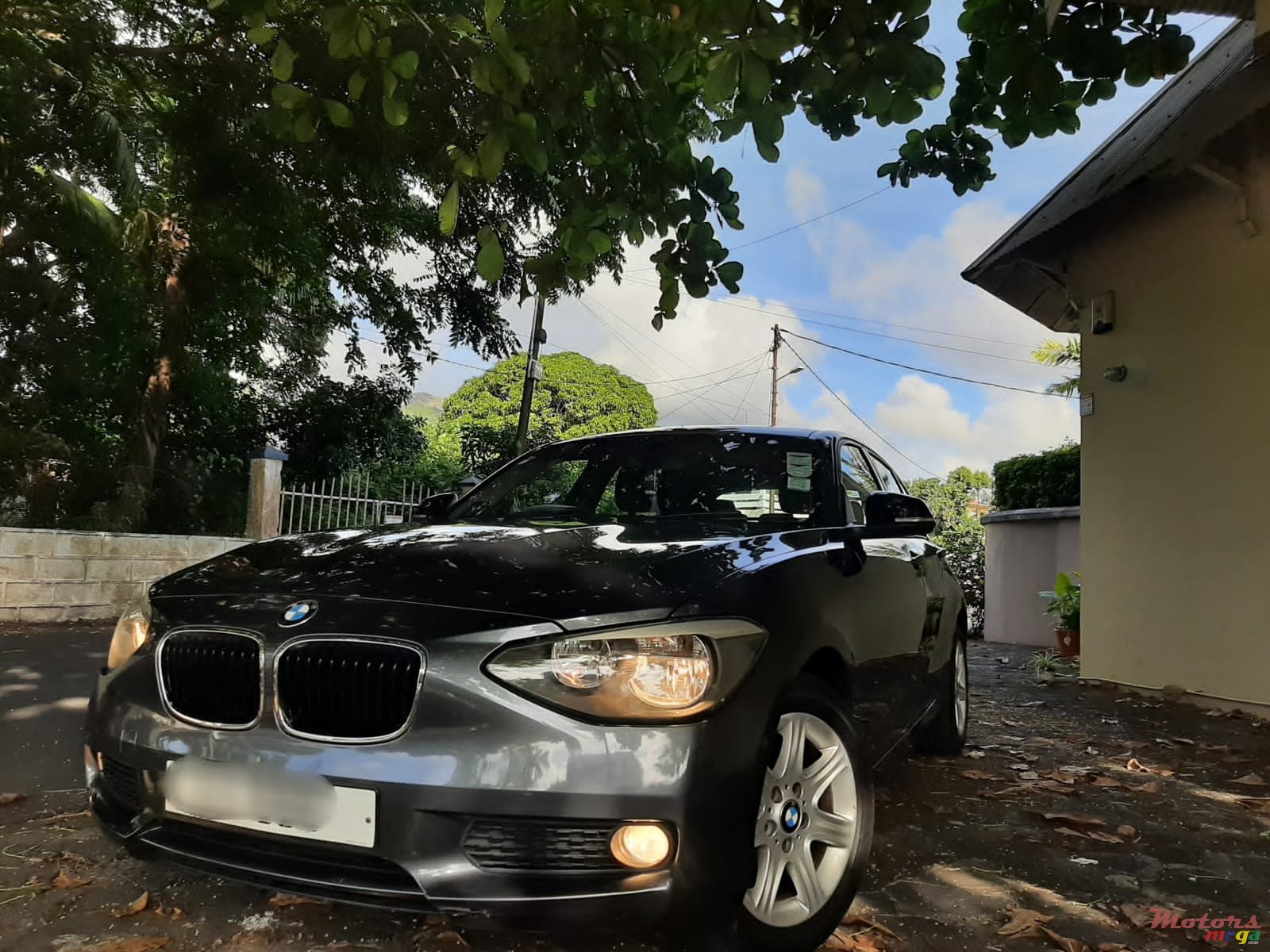 2012' BMW 116 photo #1