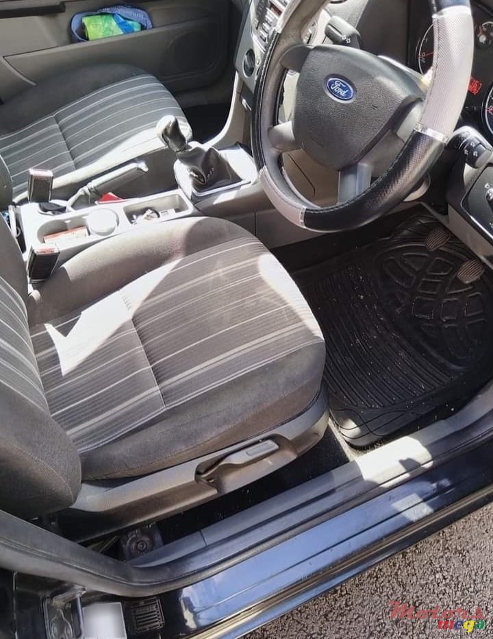 2012' Ford Focus photo #3