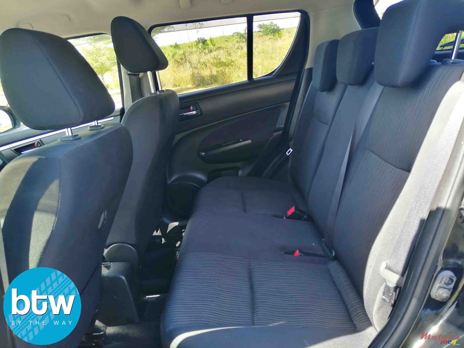 2012' Suzuki Swift photo #4