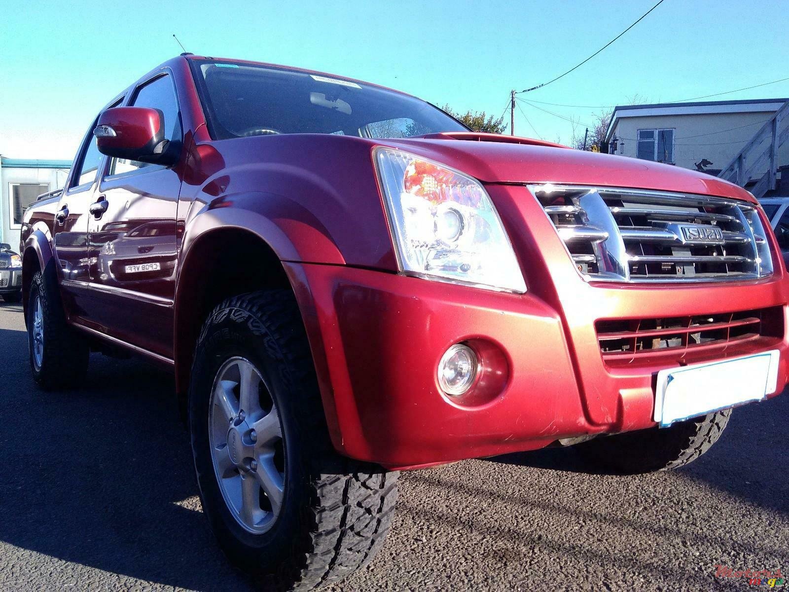 2007' Isuzu Rodeo photo #2