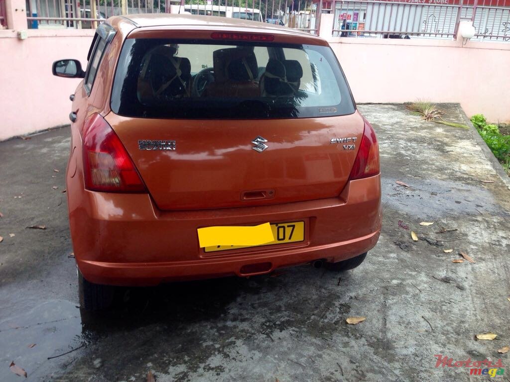 2007' Suzuki Swift photo #2