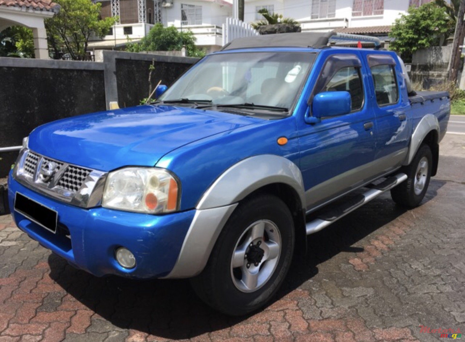 2003' Nissan Hardbody photo #3