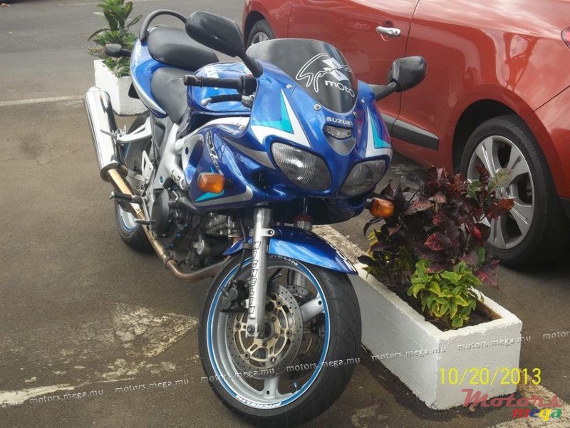 2004' Suzuki photo #1