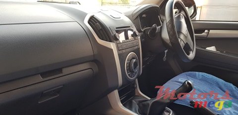 2015' Isuzu D-Max kb300 photo #2