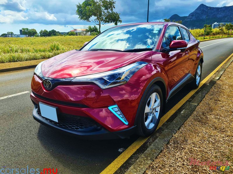 2018' Toyota C-HR S-T Led Package photo #2