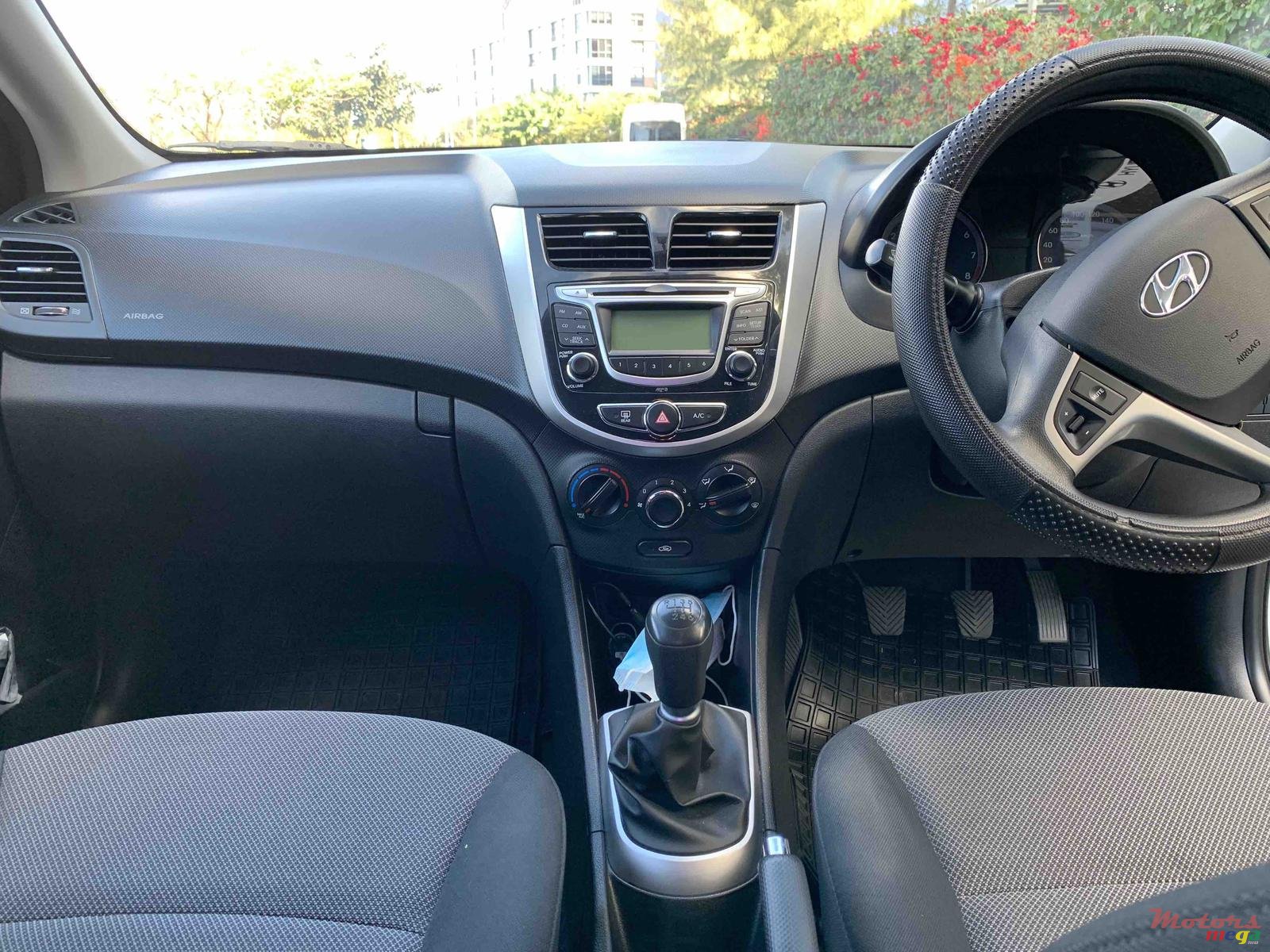 2014' Hyundai Accent photo #5