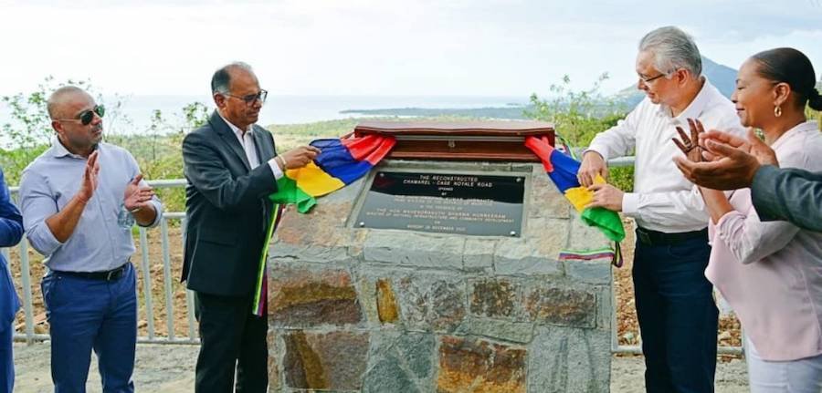 Le PM inaugure la route Chamarel-Case Noyale nouvellement reconstruite