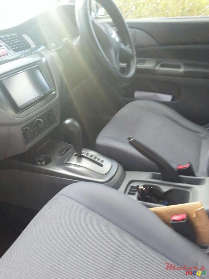 2008' Mitsubishi Lancer photo #3