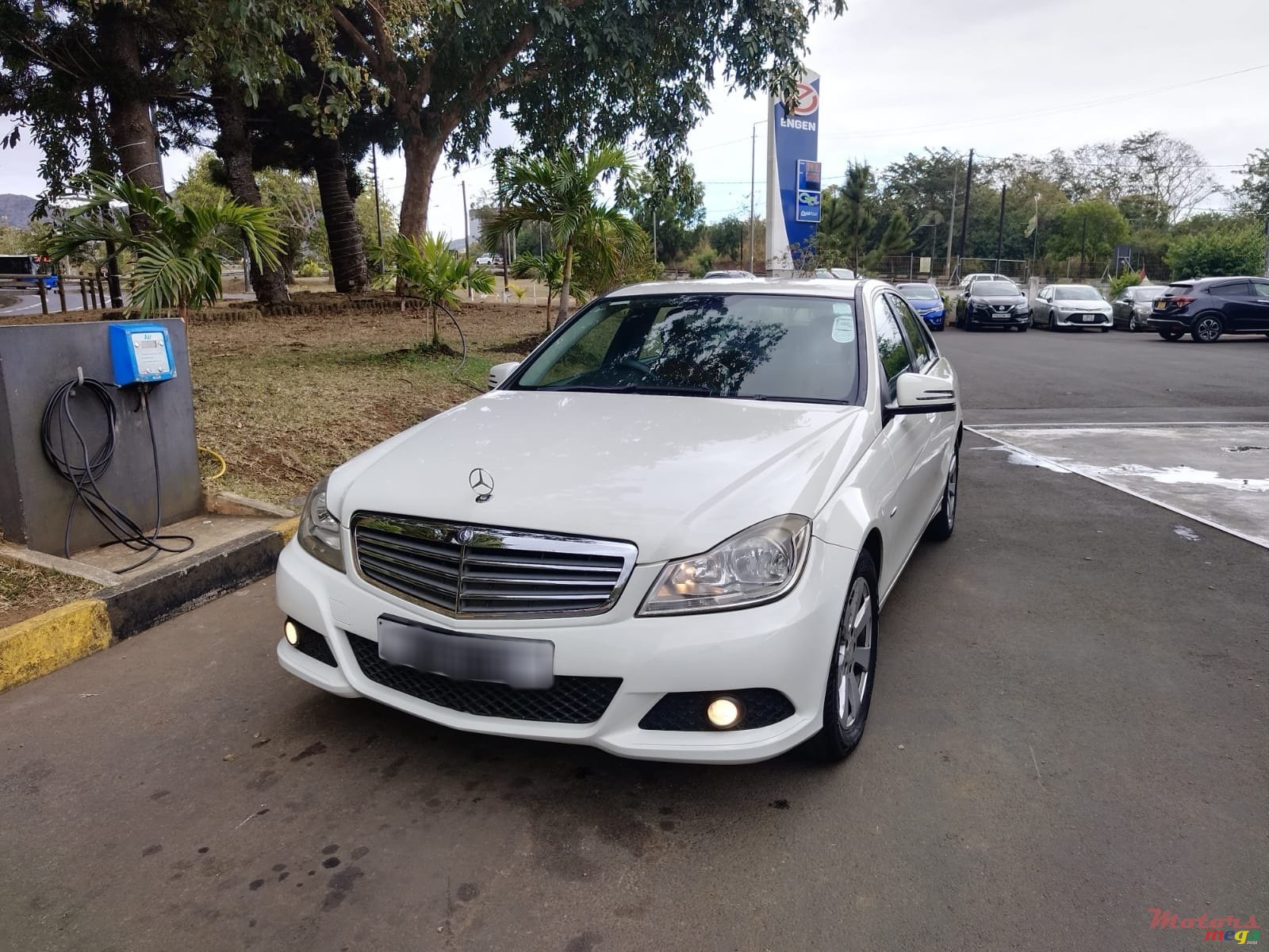 2011' Mercedes-Benz C 180 Kompressor photo #4