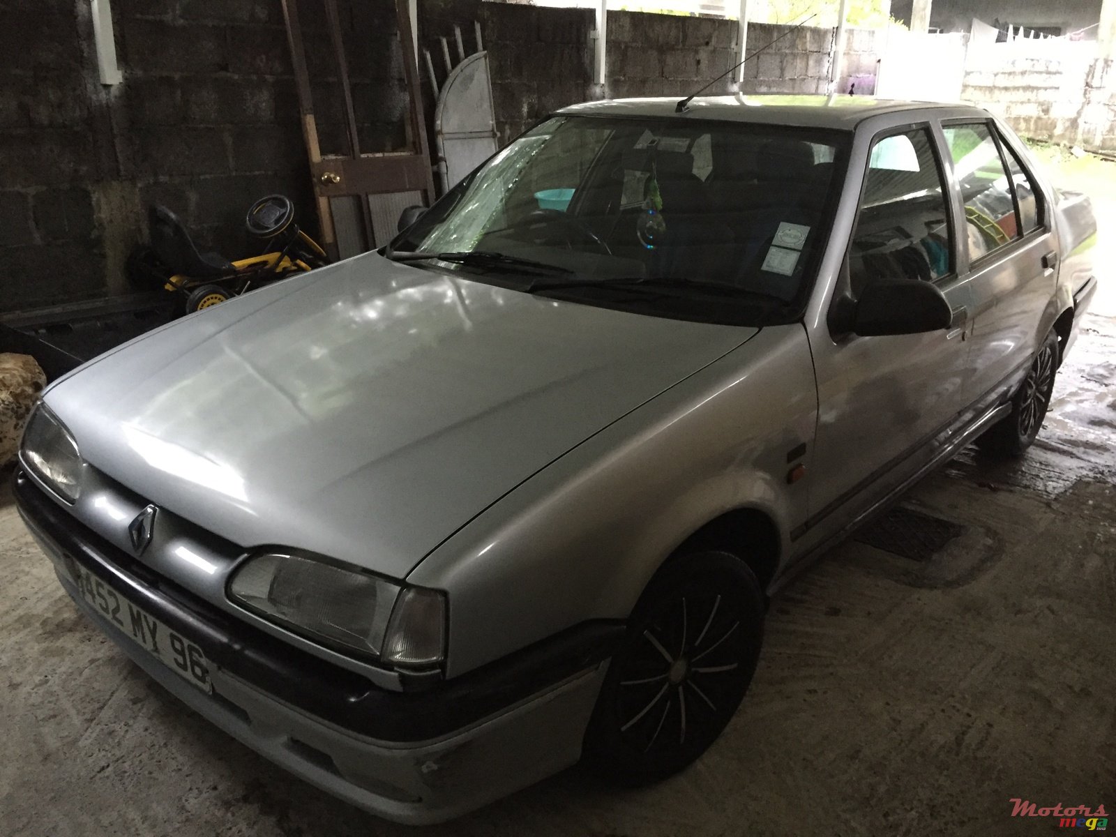 1996' Renault 19 photo #1