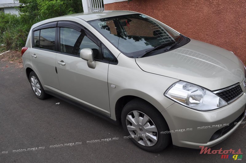 2006' Nissan Tiida photo #1