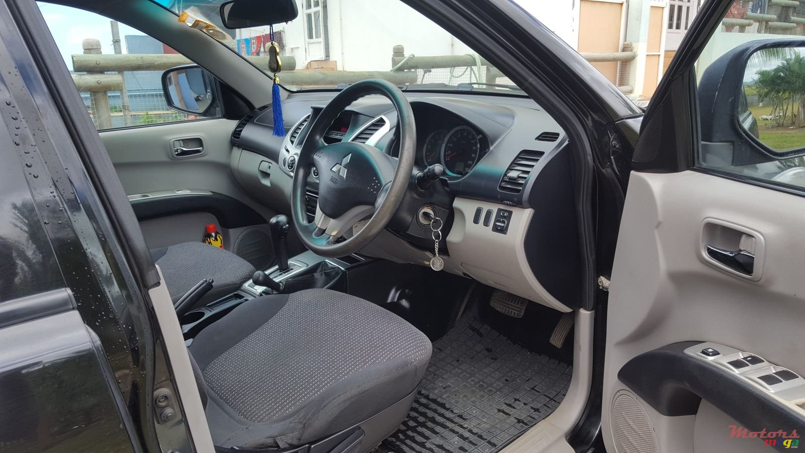 2011' Mitsubishi L 200 Sportero photo #1