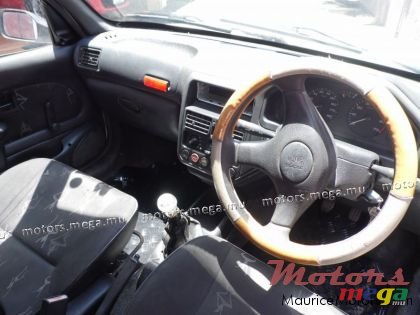 2001' Peugeot photo #3