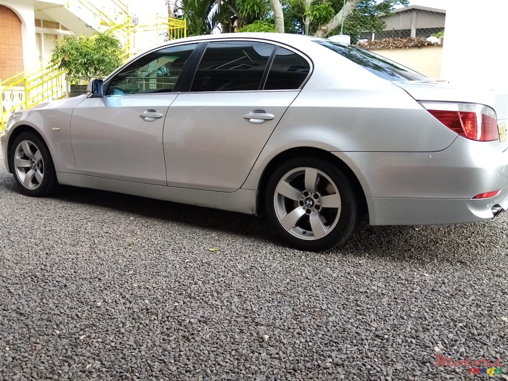 2005' BMW 525 M5 photo #3