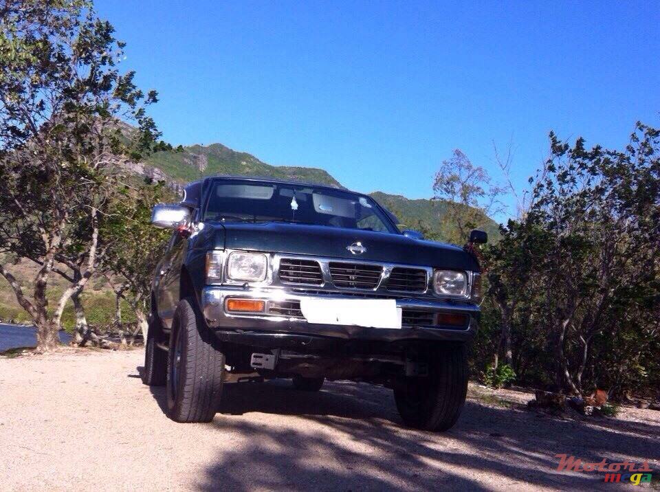 1993' Nissan Pathfinder D 21 photo #1