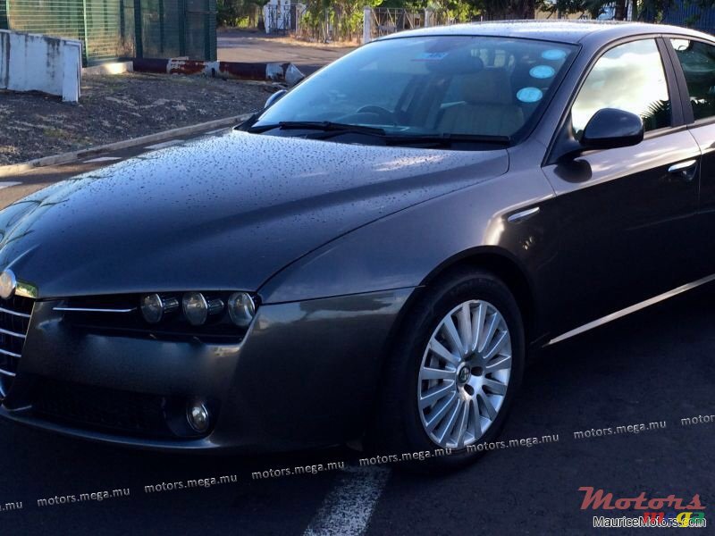 2009' Alfa Romeo 159 photo #1