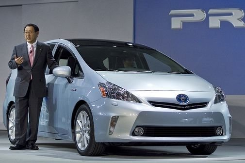 Quake delays launch of Toyota Prius wagon