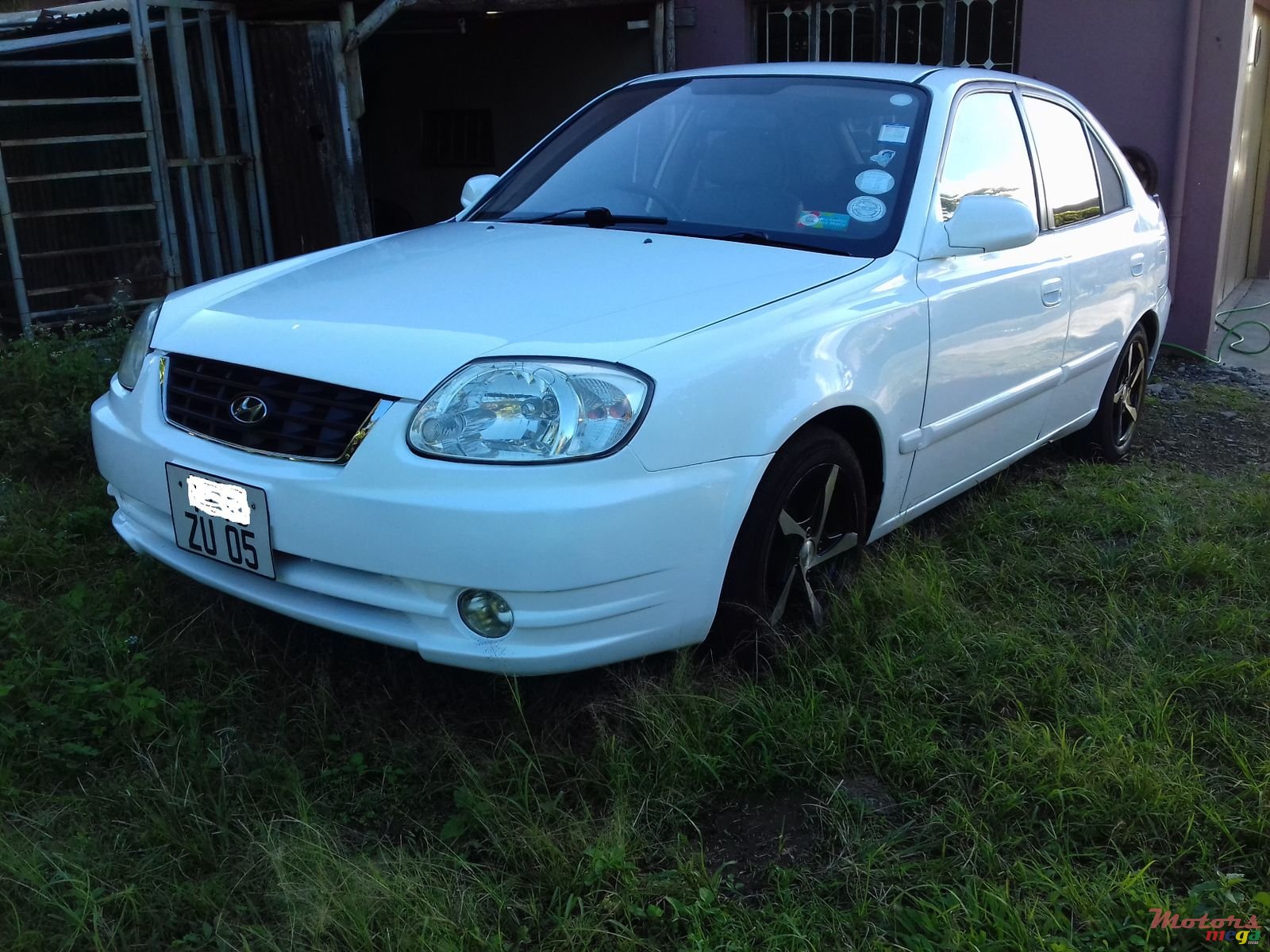 2005' Hyundai Accent HATCHBACK photo #1