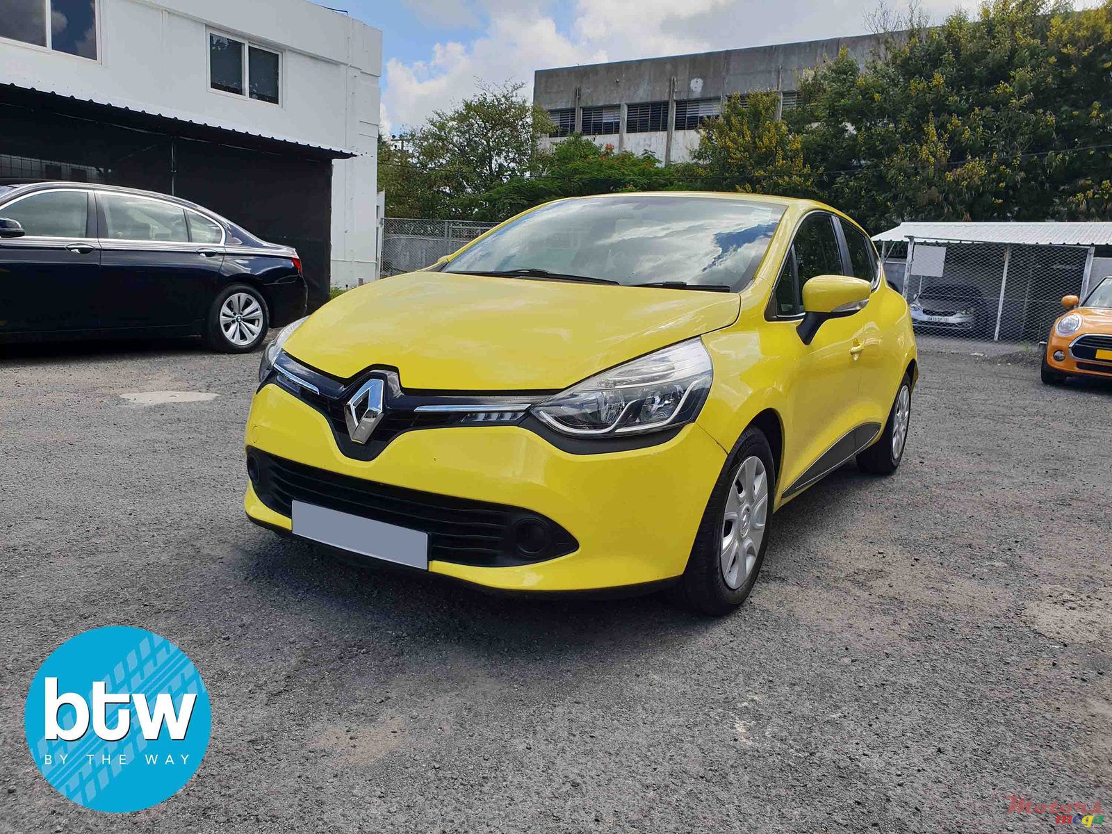 2015' Renault Clio photo #2