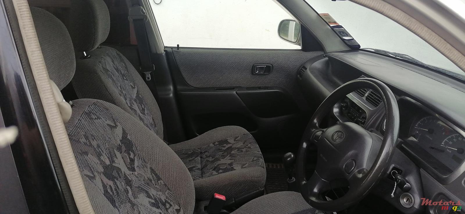 1999' Toyota photo #6