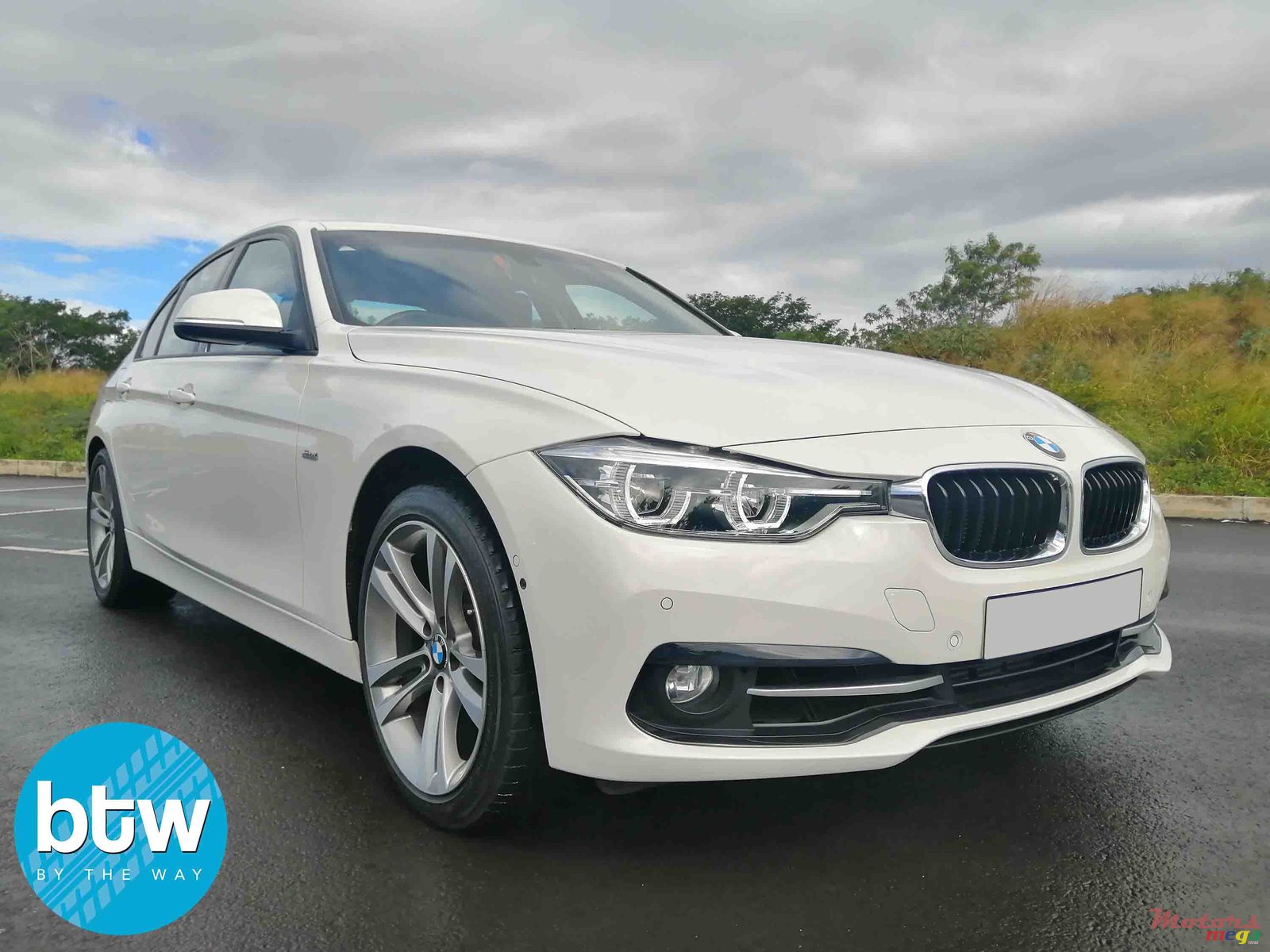 2016' BMW 318 photo #1