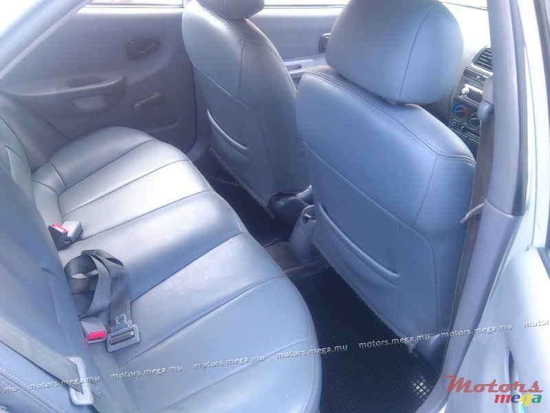 2004' Hyundai Accent photo #5