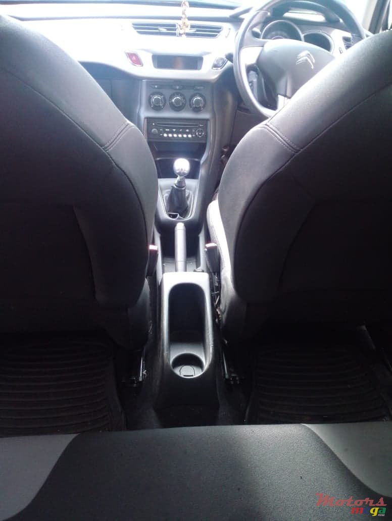 2010' Citroen C3 photo #5