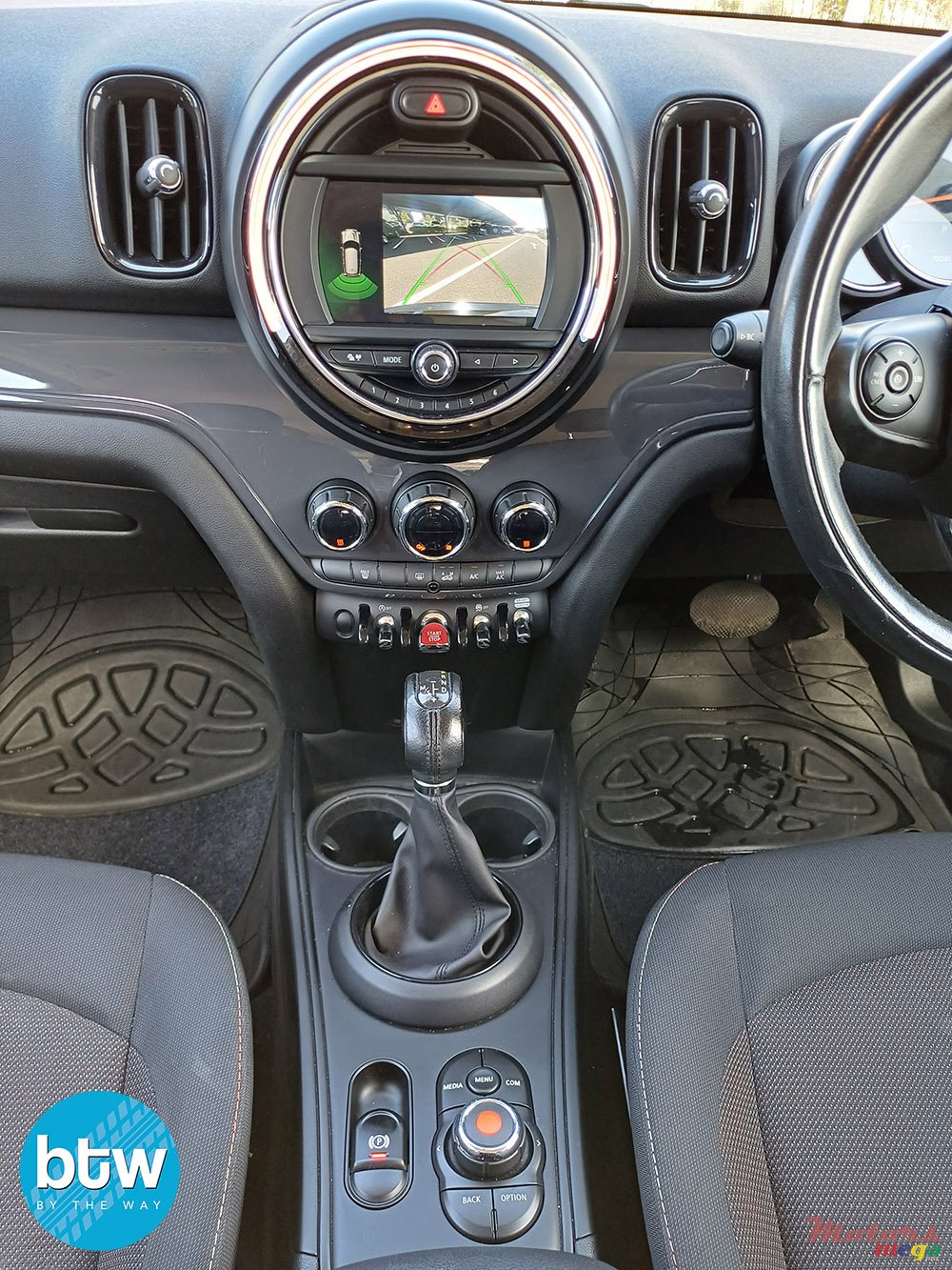 2018' MINI One COUNTRYMAN photo #6