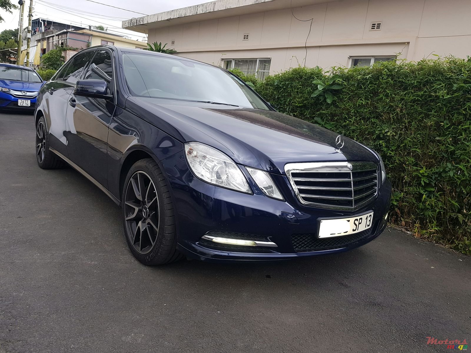 2013' Mercedes-Benz E250 photo #1