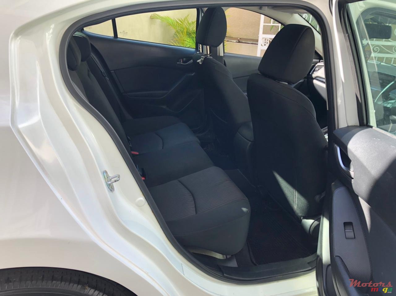 2016' Mazda 3 skyactiv photo #6