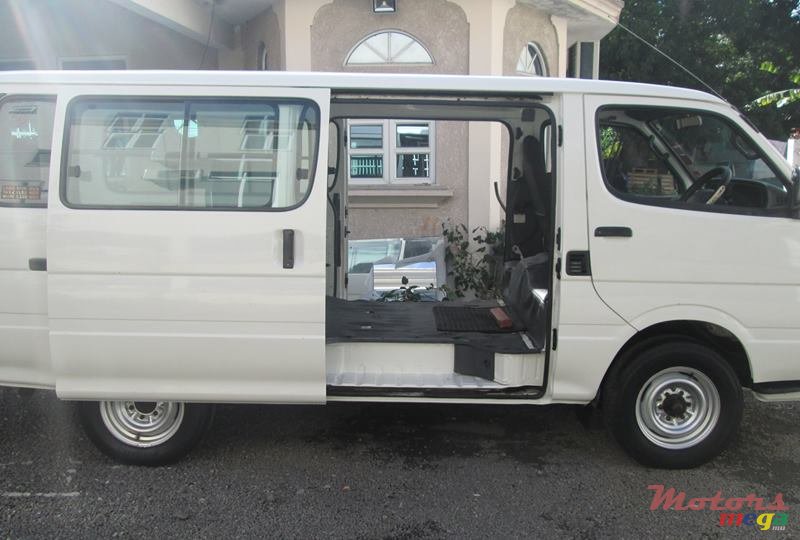 1999' Toyota Hiace photo #6