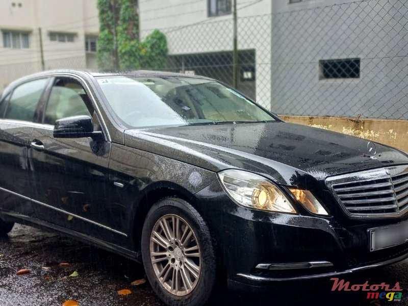2012' Mercedes-Benz E 250 photo #1