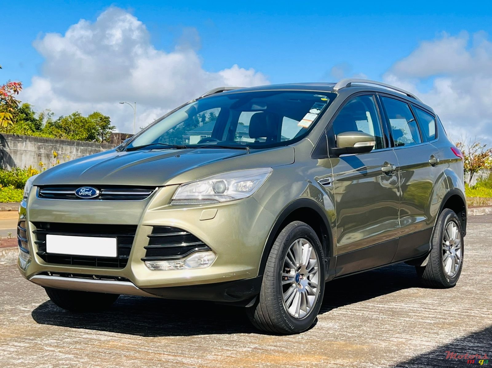 2014' Ford Kuga photo #2