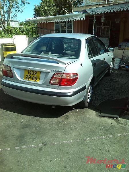 2000' Nissan Sunny photo #1