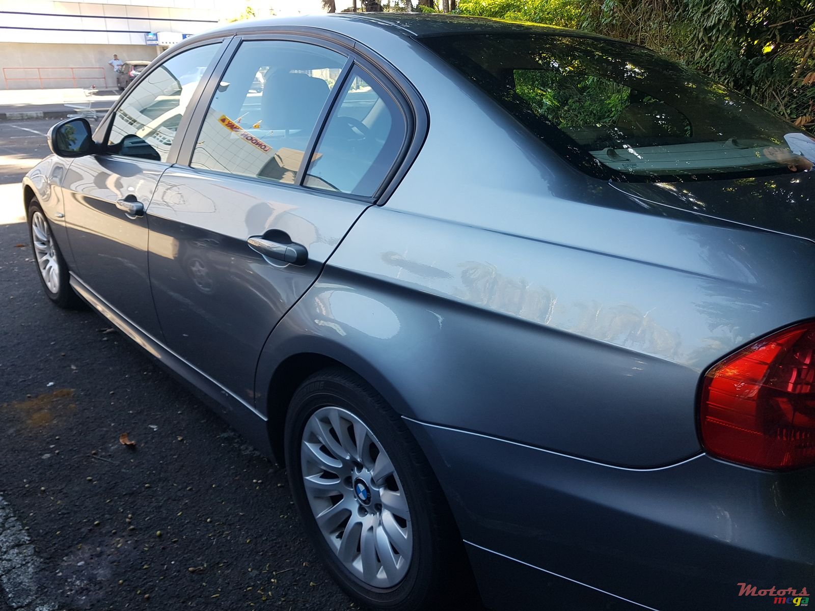 2009' BMW 3 Series photo #3