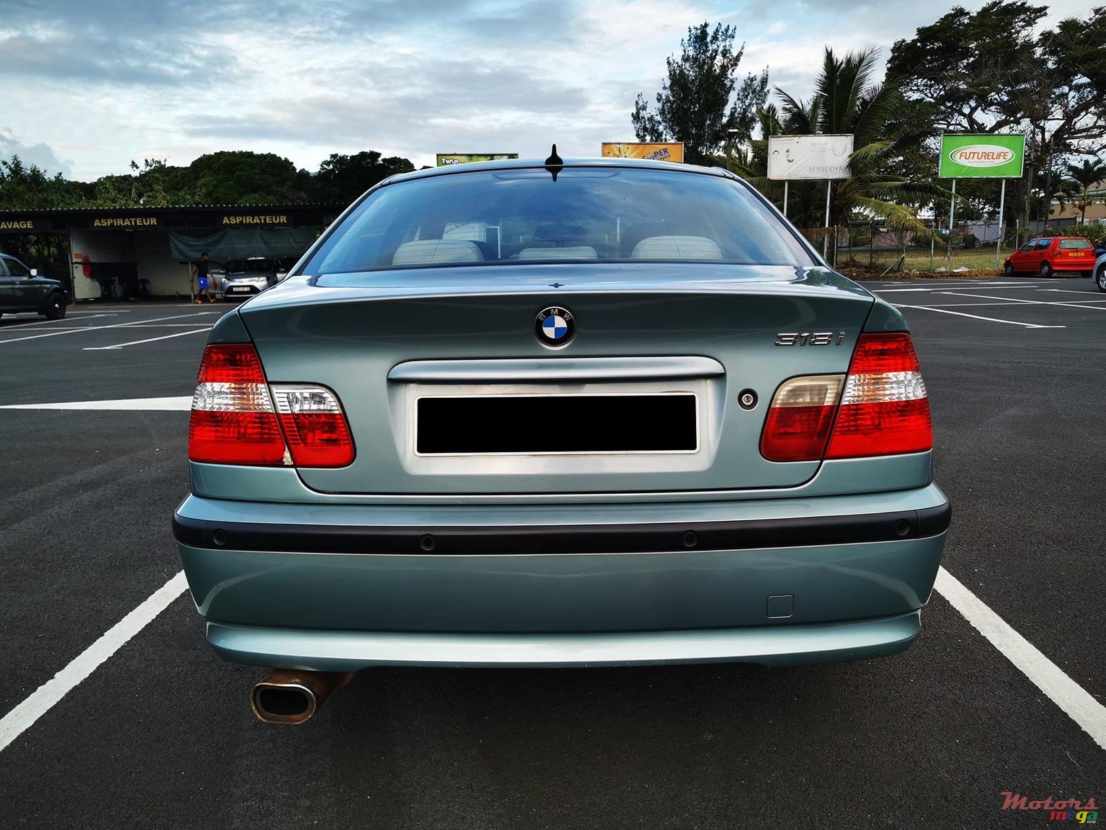 2004' BMW 3 Series 318i photo #3