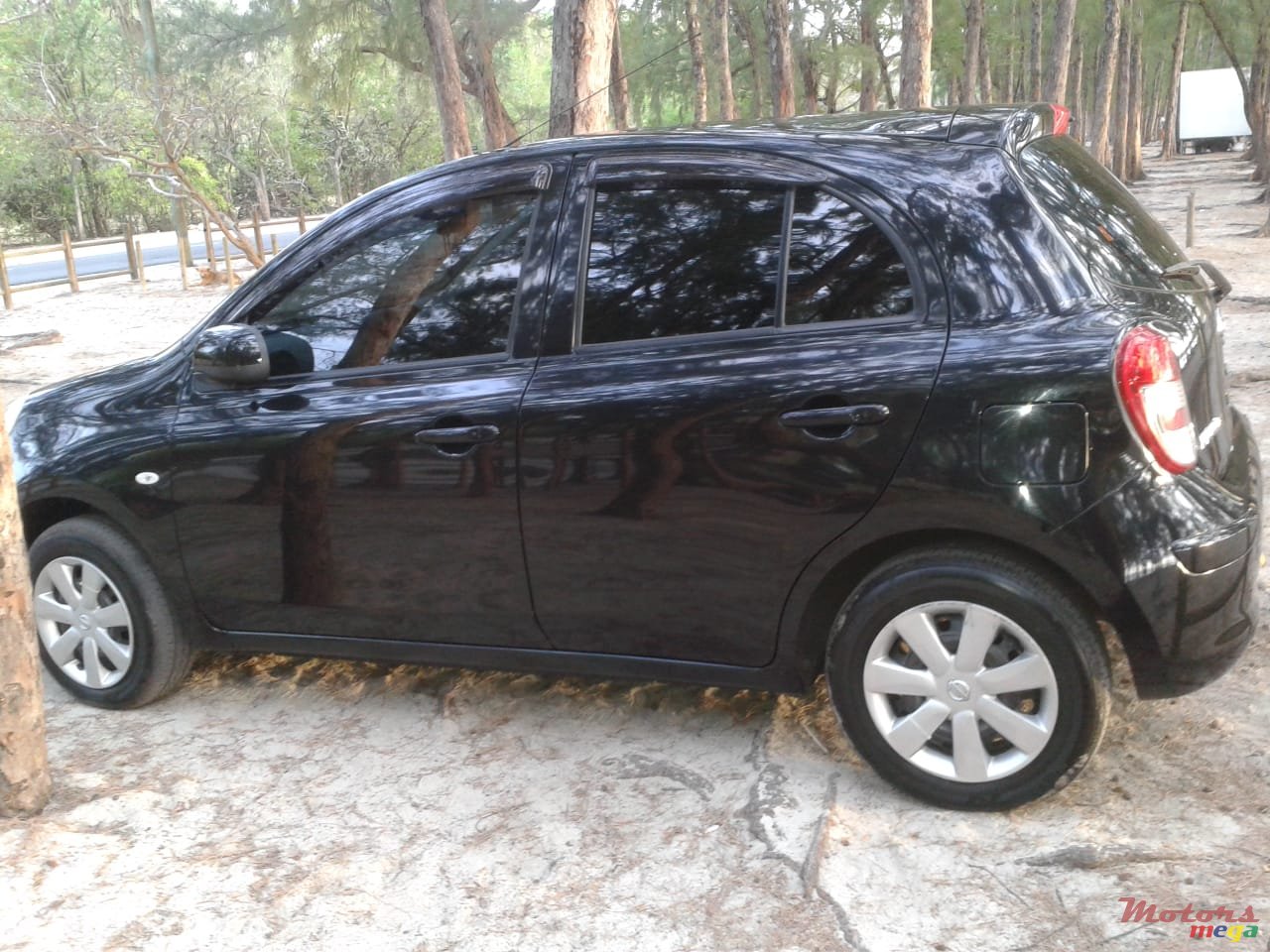 2011' Nissan March photo #1