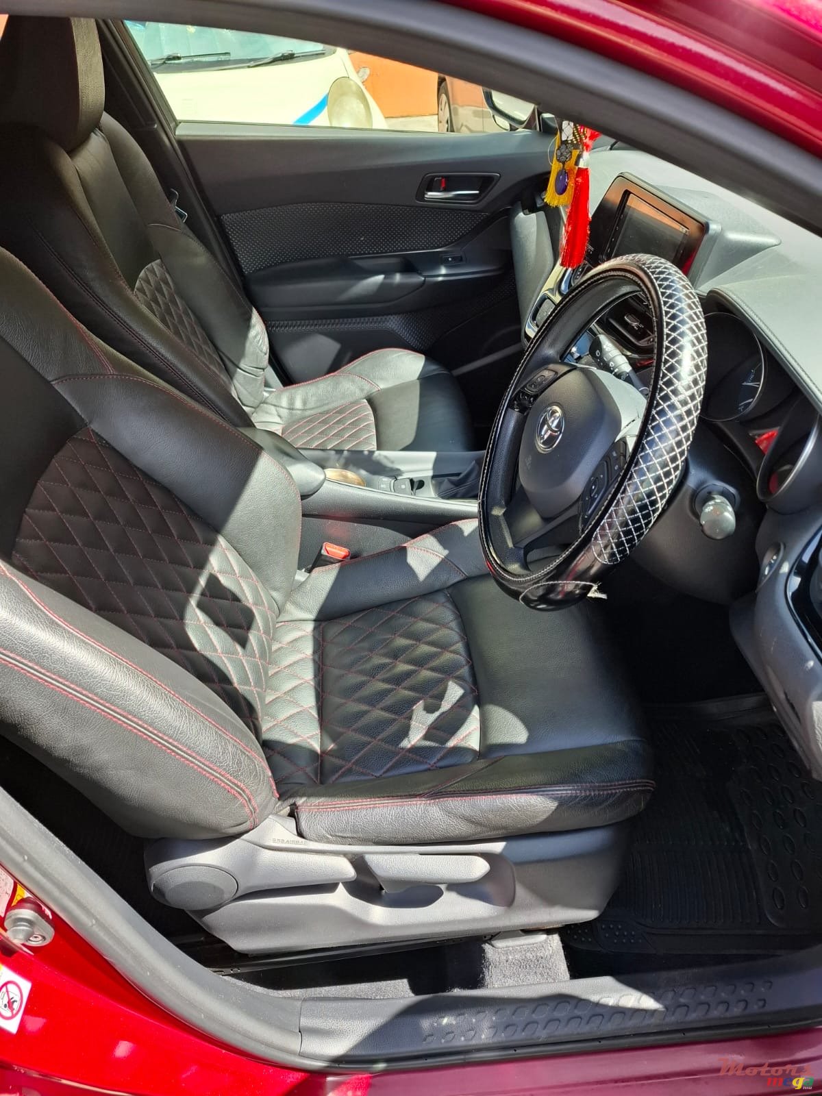 2018' Toyota C-HR photo #6