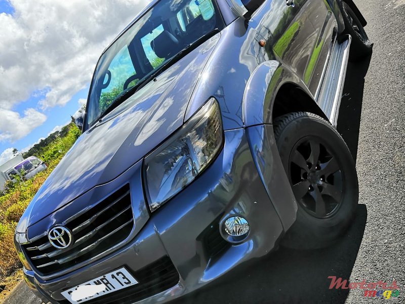 2013' Toyota Hilux 2.5 Turbo photo #1