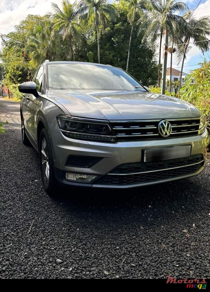 2017' Volkswagen Tiguan Allspace photo #4