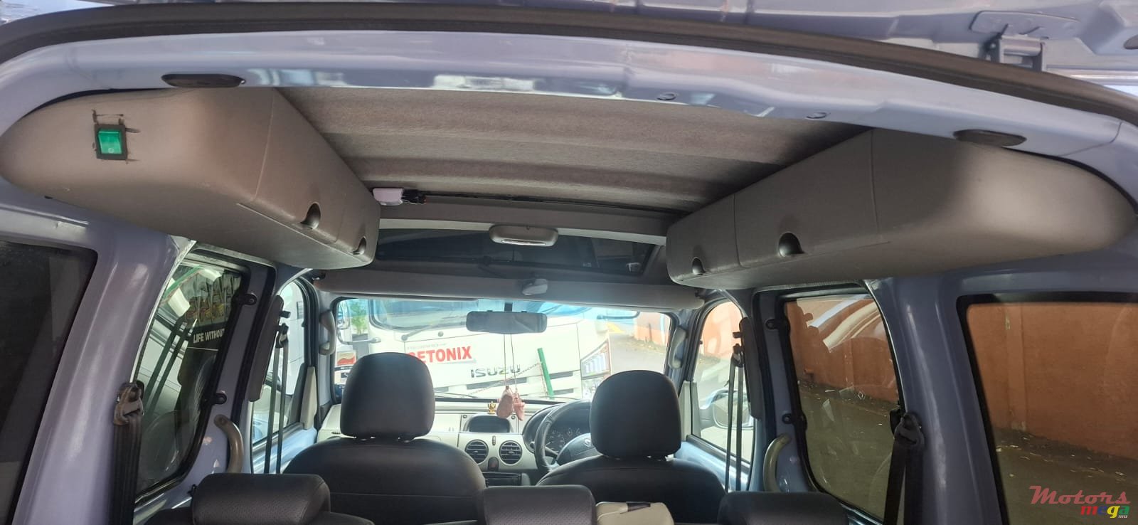 2005' Renault photo #6