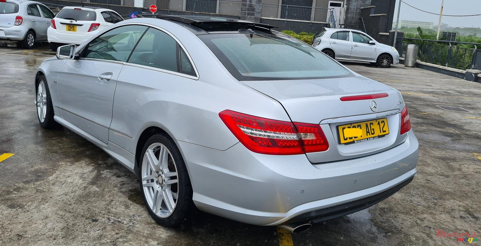 2012' Mercedes-Benz Coupe sunroof e250 photo #2