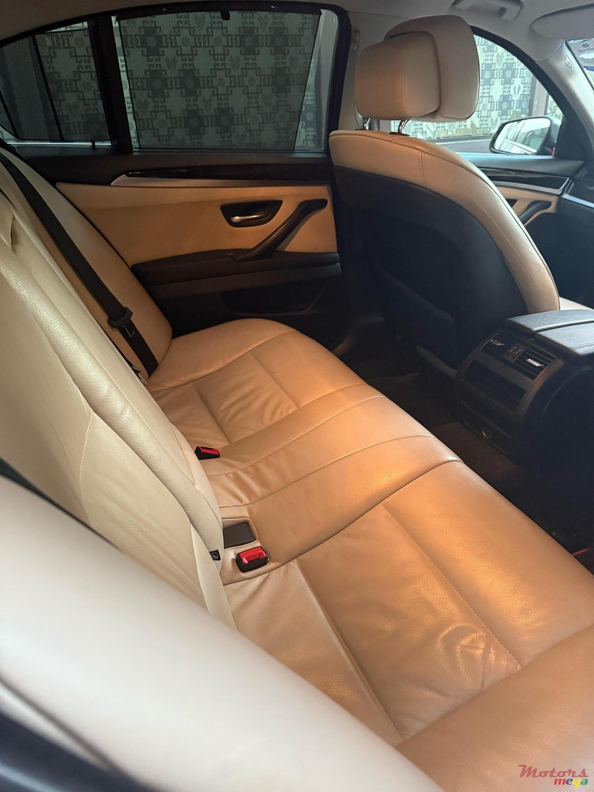 2011' BMW 523 photo #4