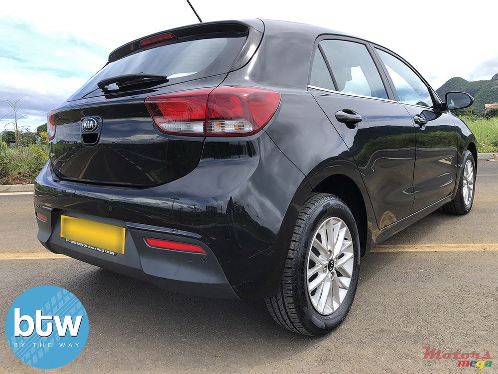 2017' Kia Rio photo #3