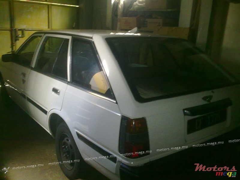 1987' Nissan Sunny photo #1